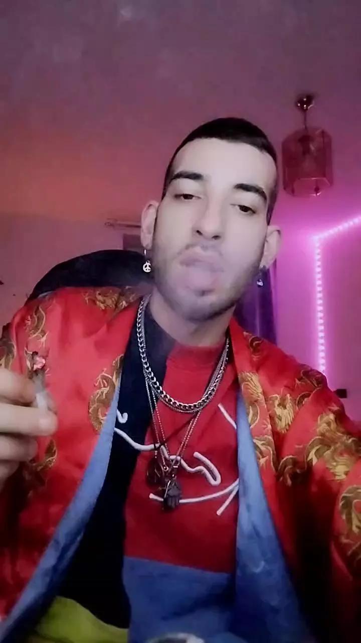 Meastroboris95 on Cam4 