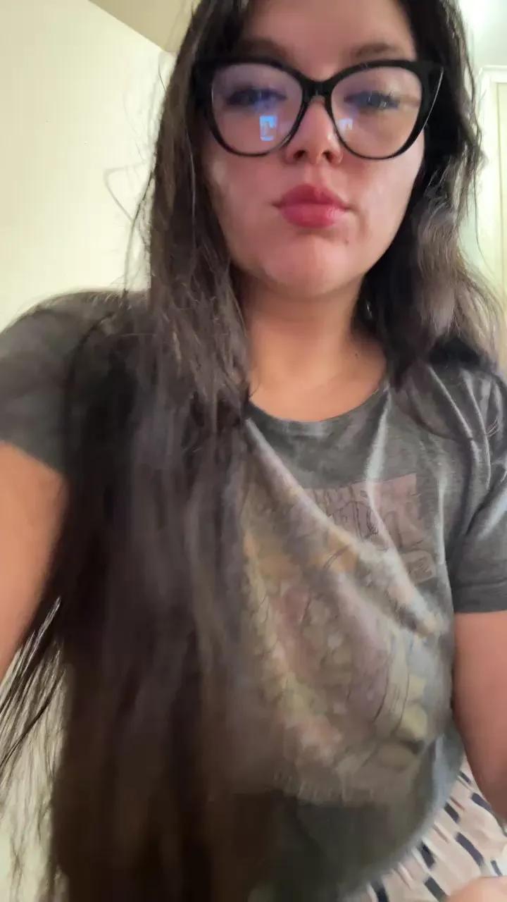 Offline Meliixxx on Cam4