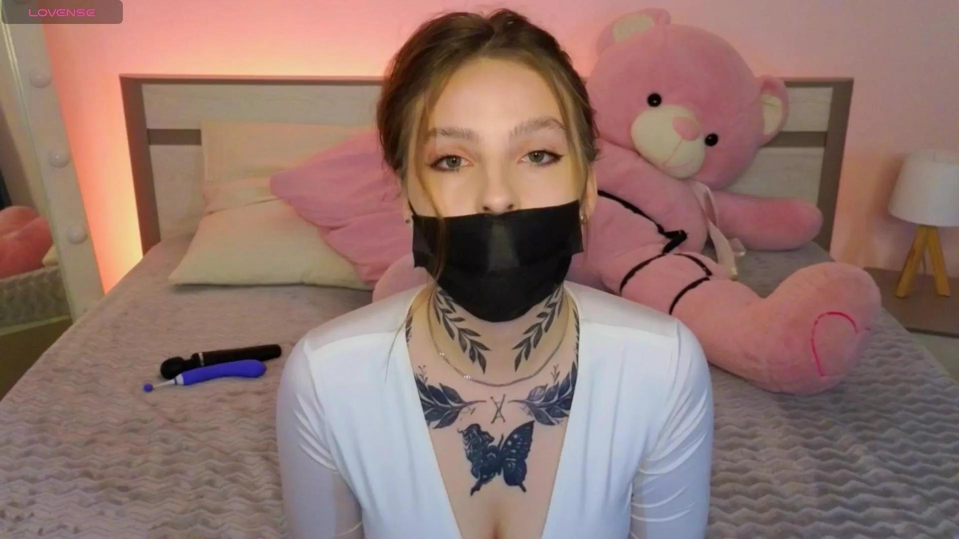 MiaChase on Cam4 