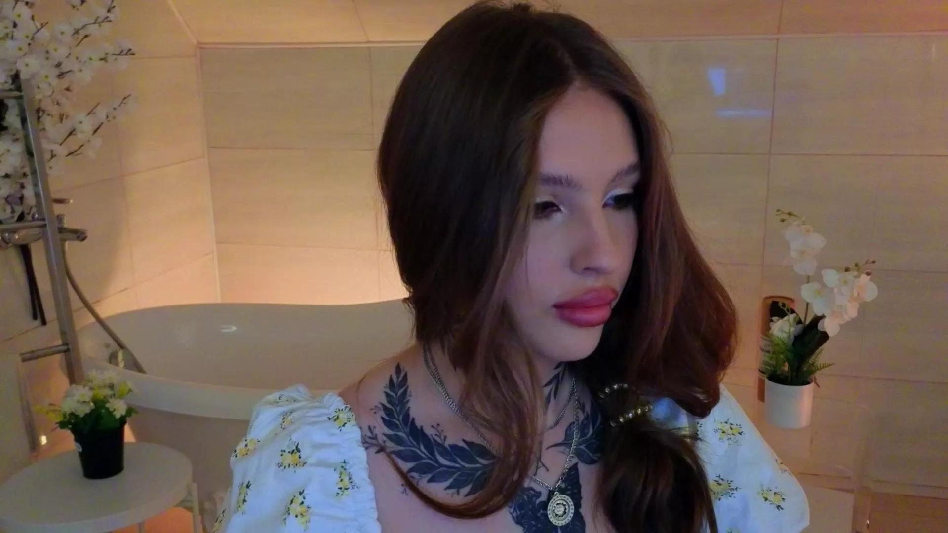 MiaChase on Cam4 