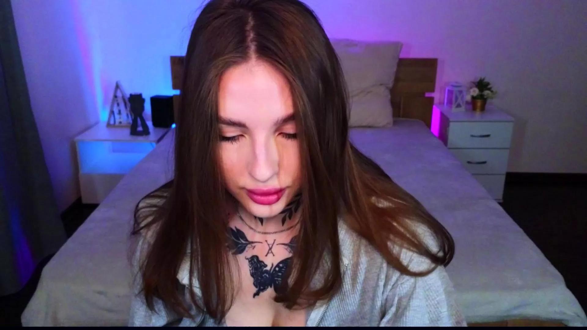 MiaChase on Cam4 