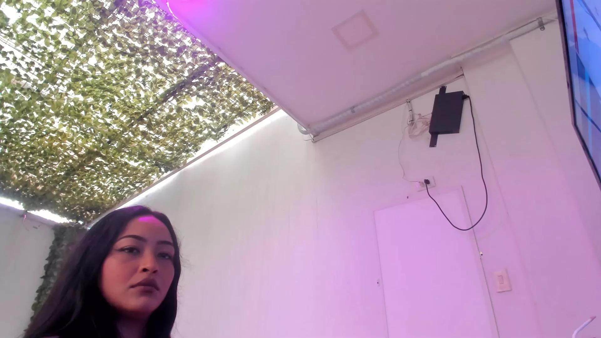 MiaJhonnson on Cam4 