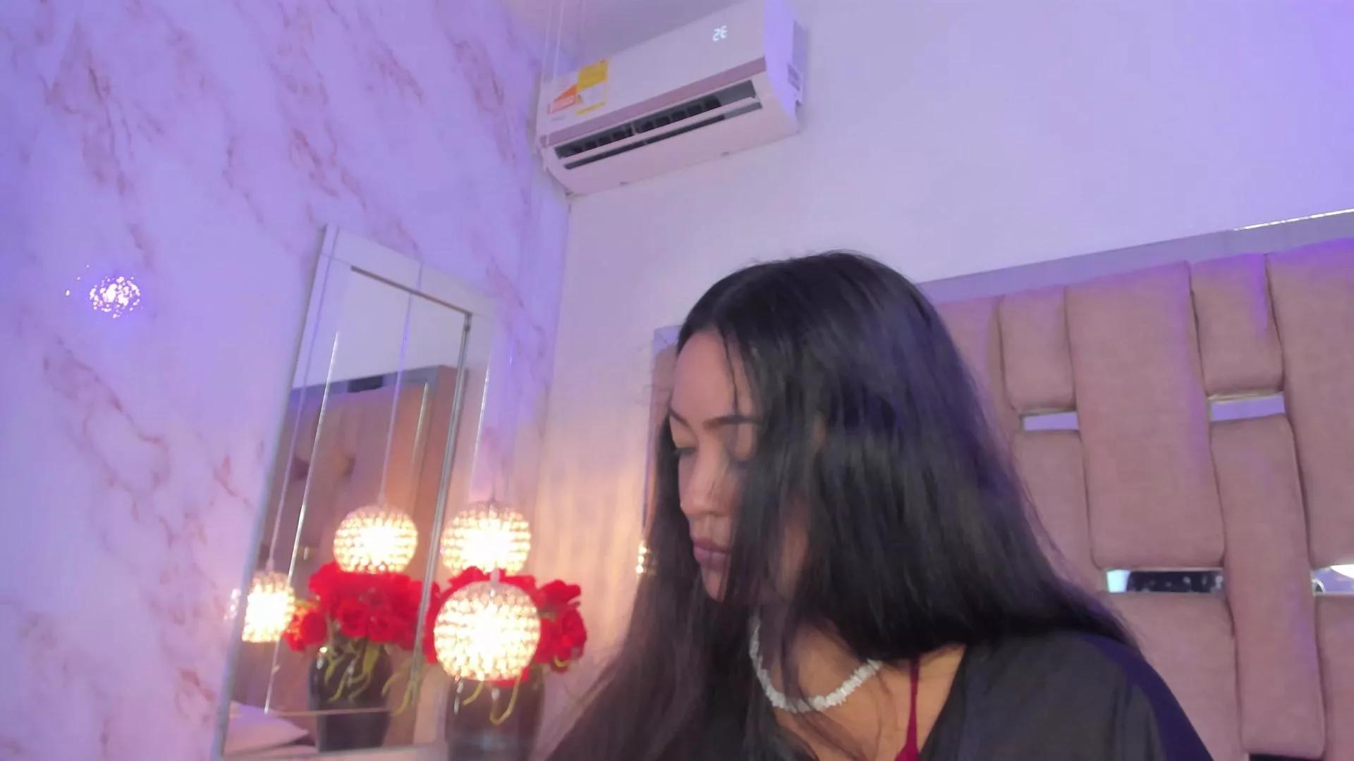 MiaJhonnson on Cam4 