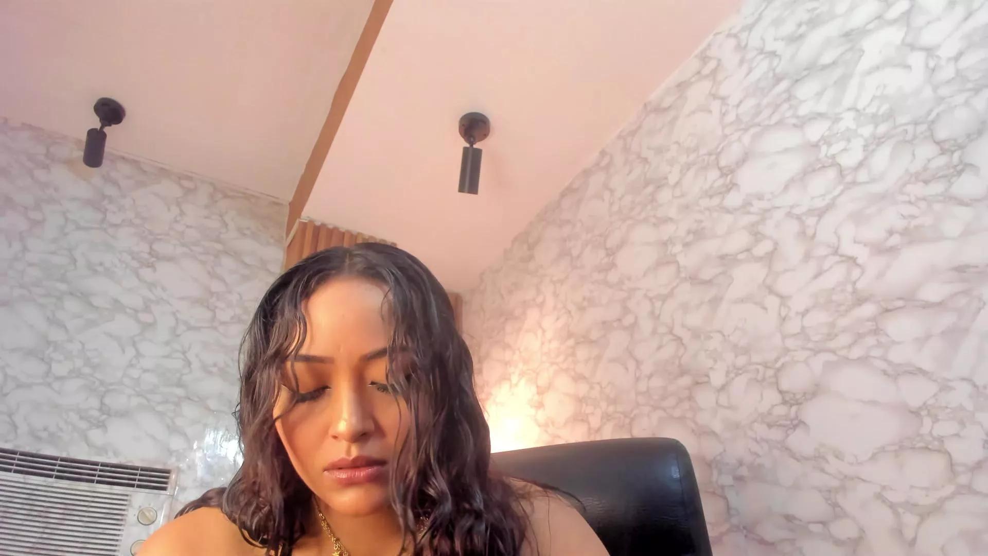 MiaJhonnson on Cam4 