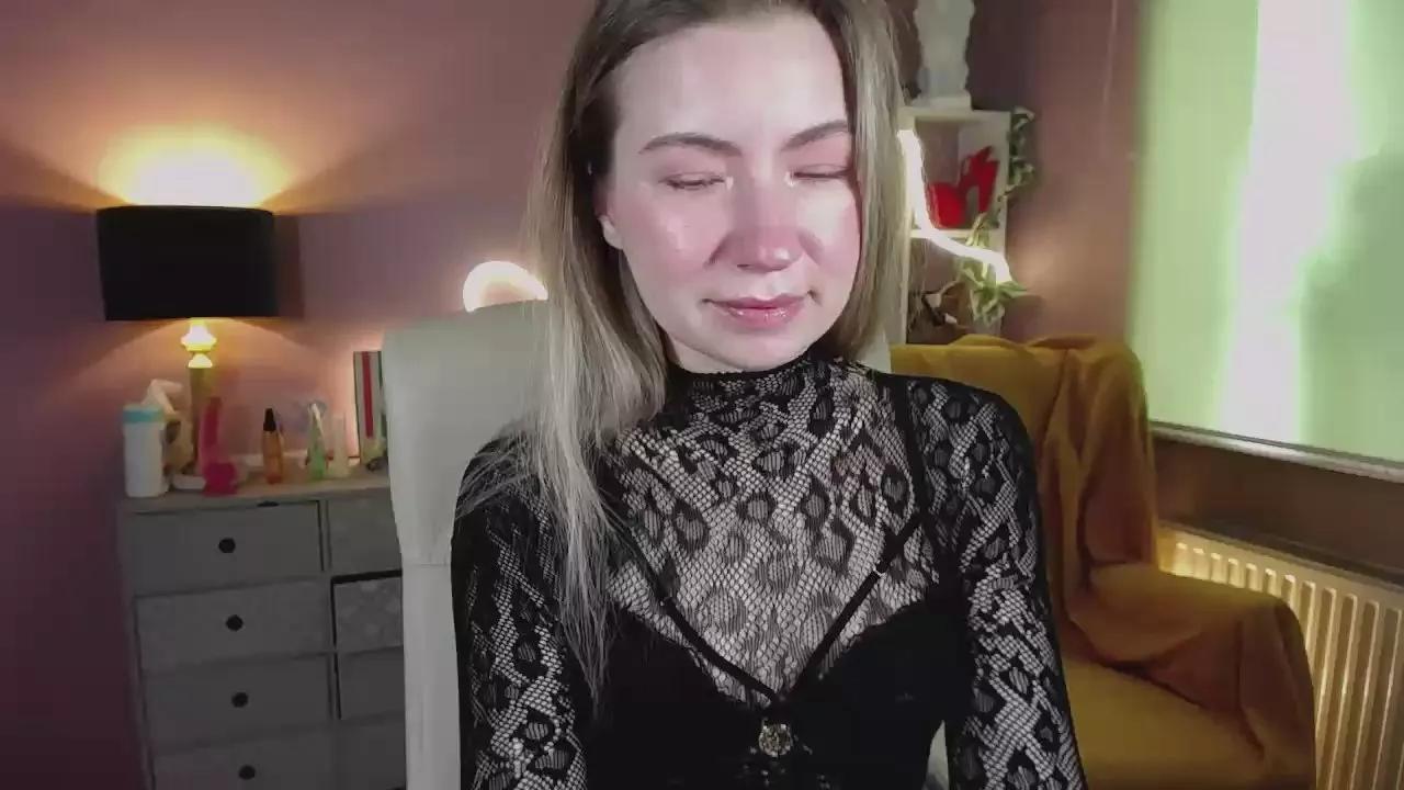 miax_desire on Cam4 