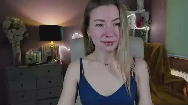 miax_desire on Cam4 