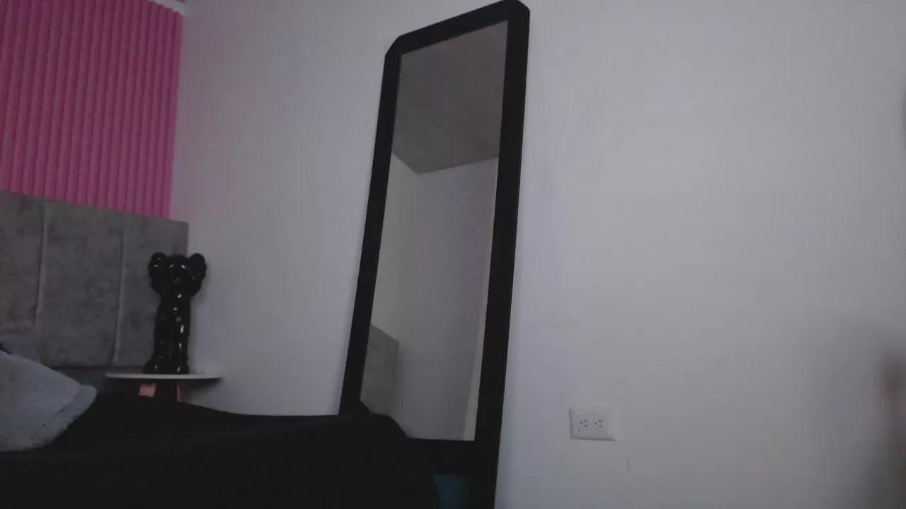 MidnightMusse on Cam4 