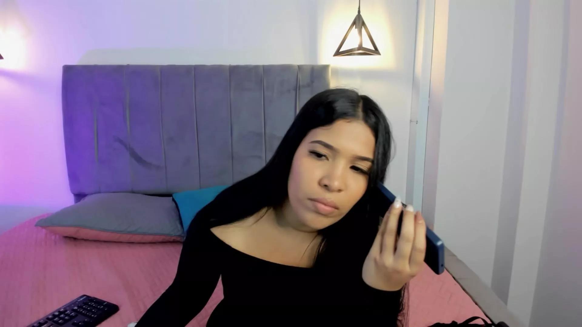Miiss_Greyy on Cam4 