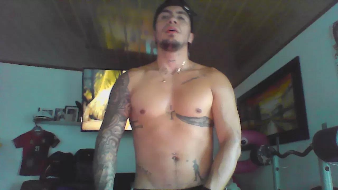 Mikescobar23 on Cam4 