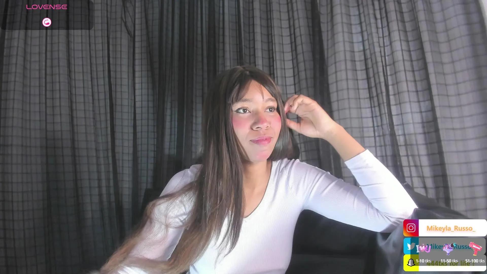 Offline Mikeyla_Russo_ on Cam4