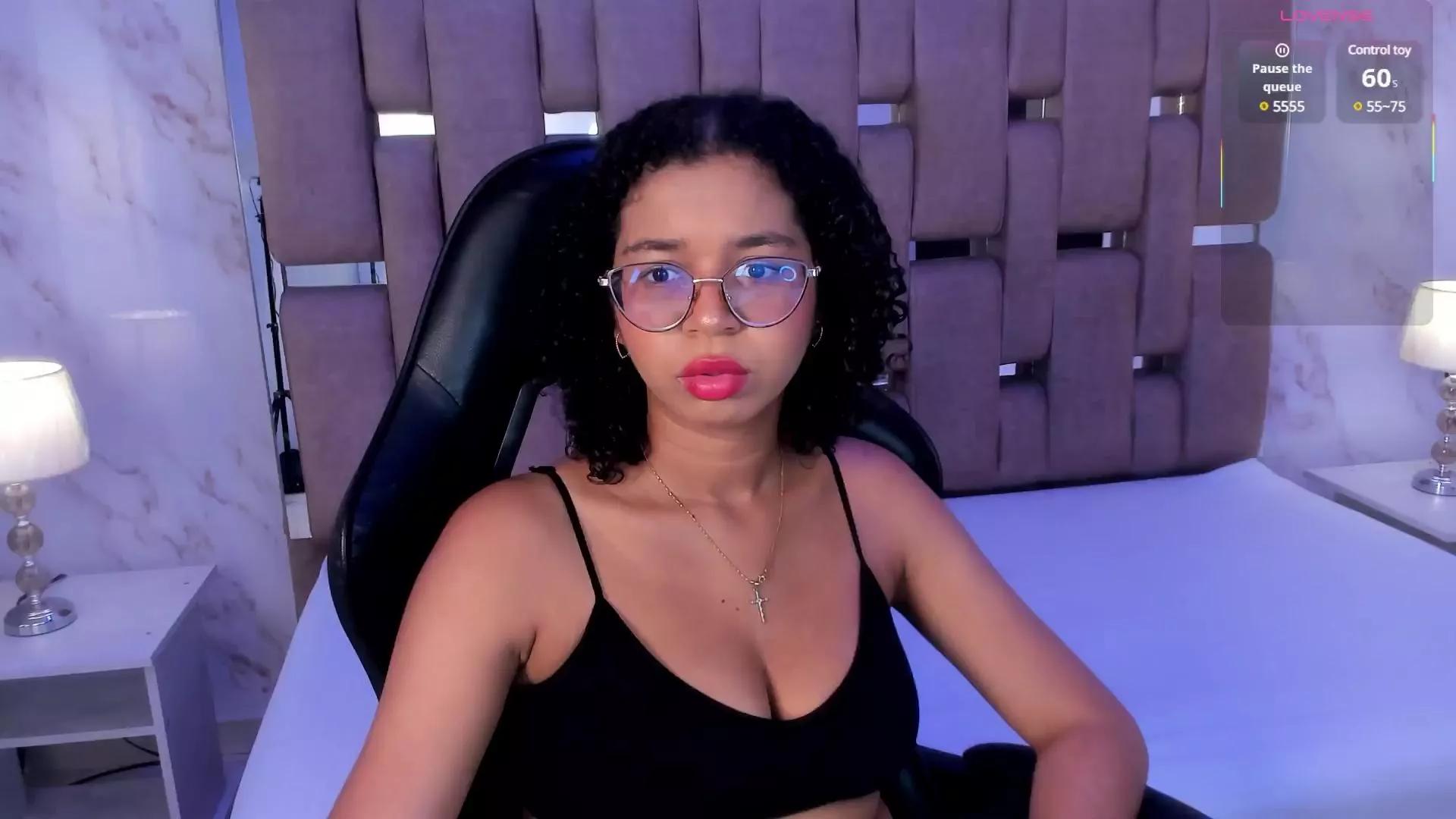 MilaHall on Cam4 