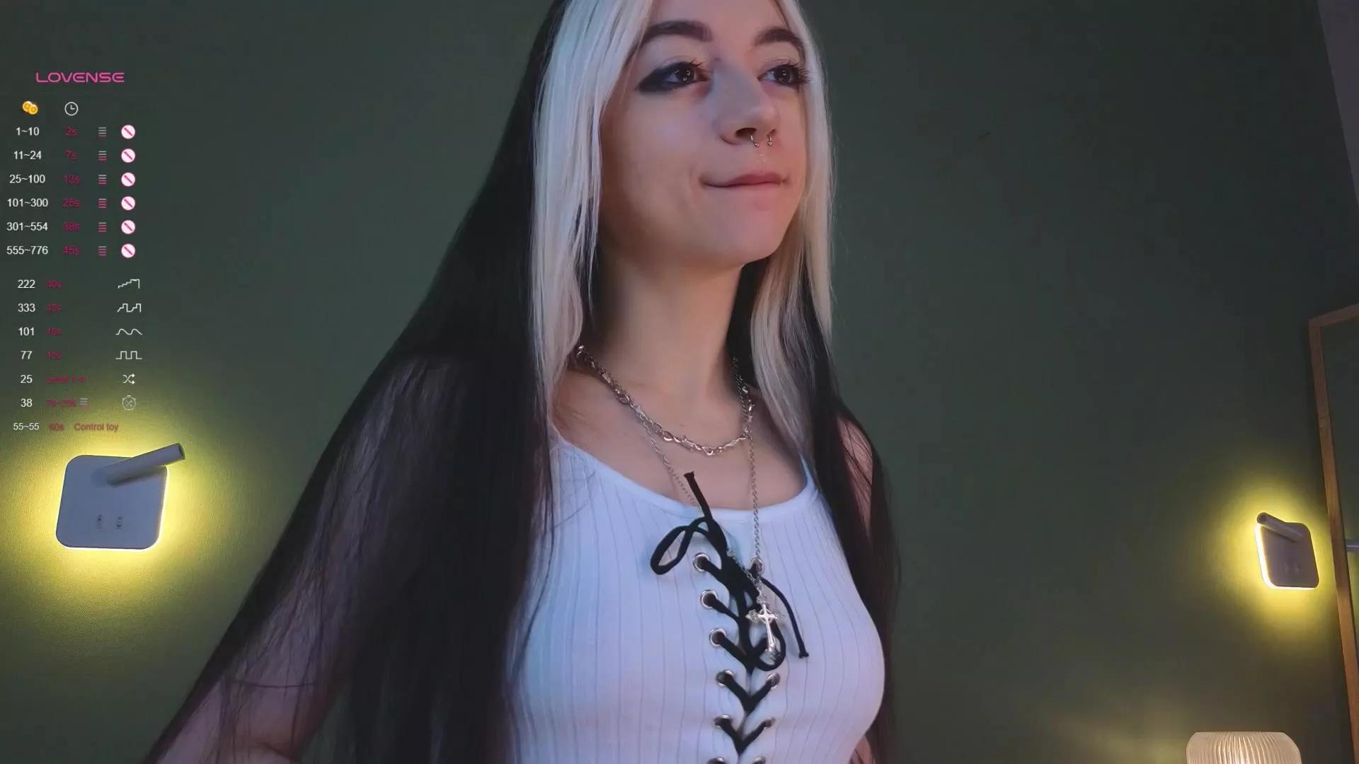 MildredCumby on Cam4 
