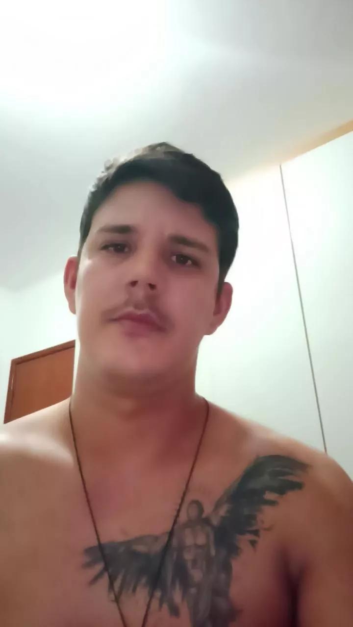Milk_Br on Cam4 