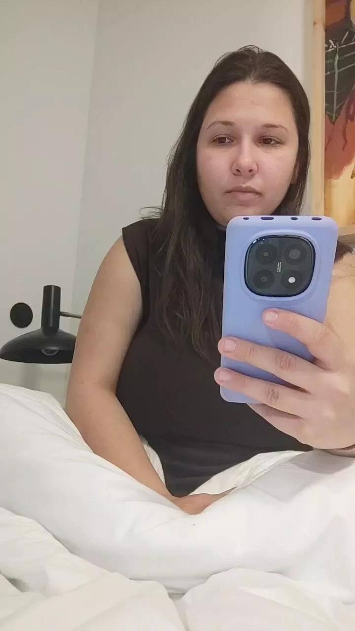 Offline minettesexy1 on Cam4