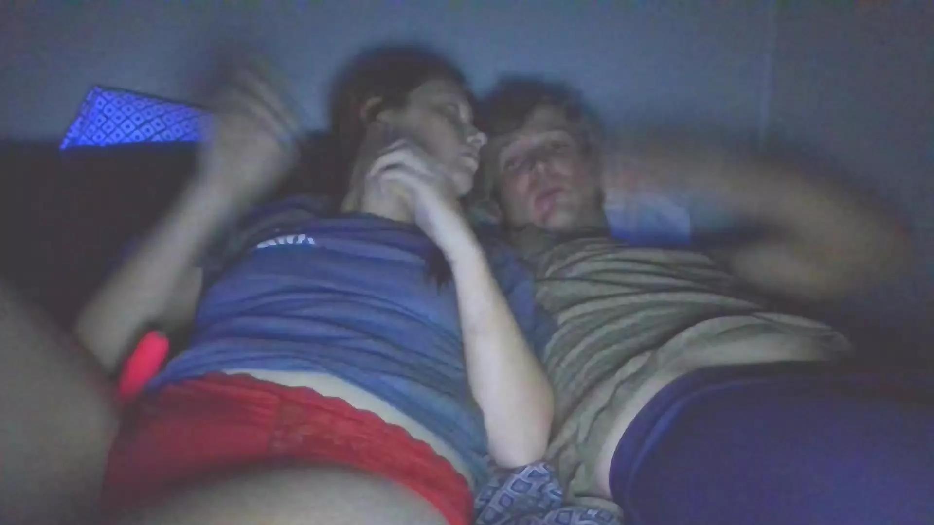 MinxieMoans on Cam4 