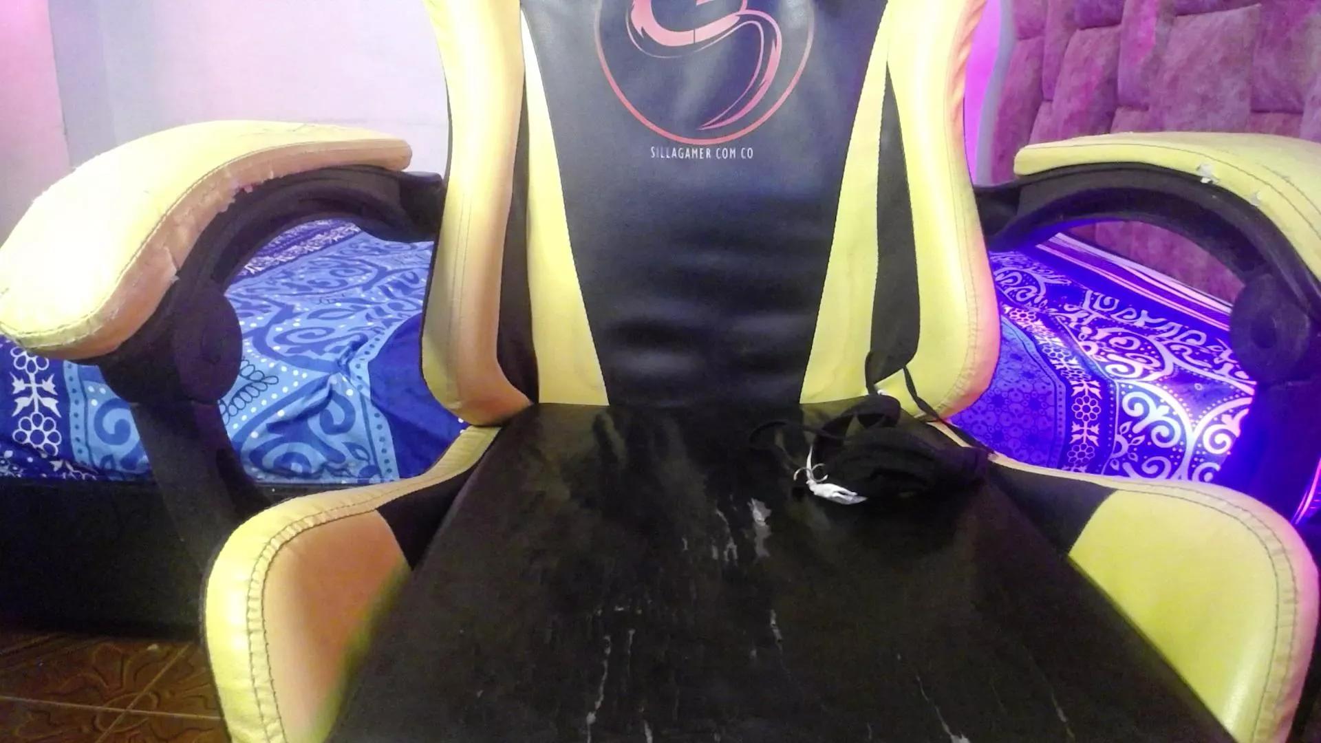 Freechat misterio_sexy23 on Cam4