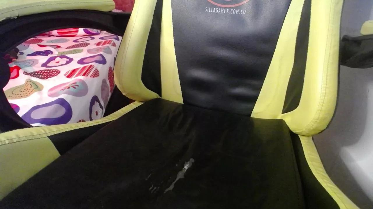 Freechat misterio_sexy23 on Cam4