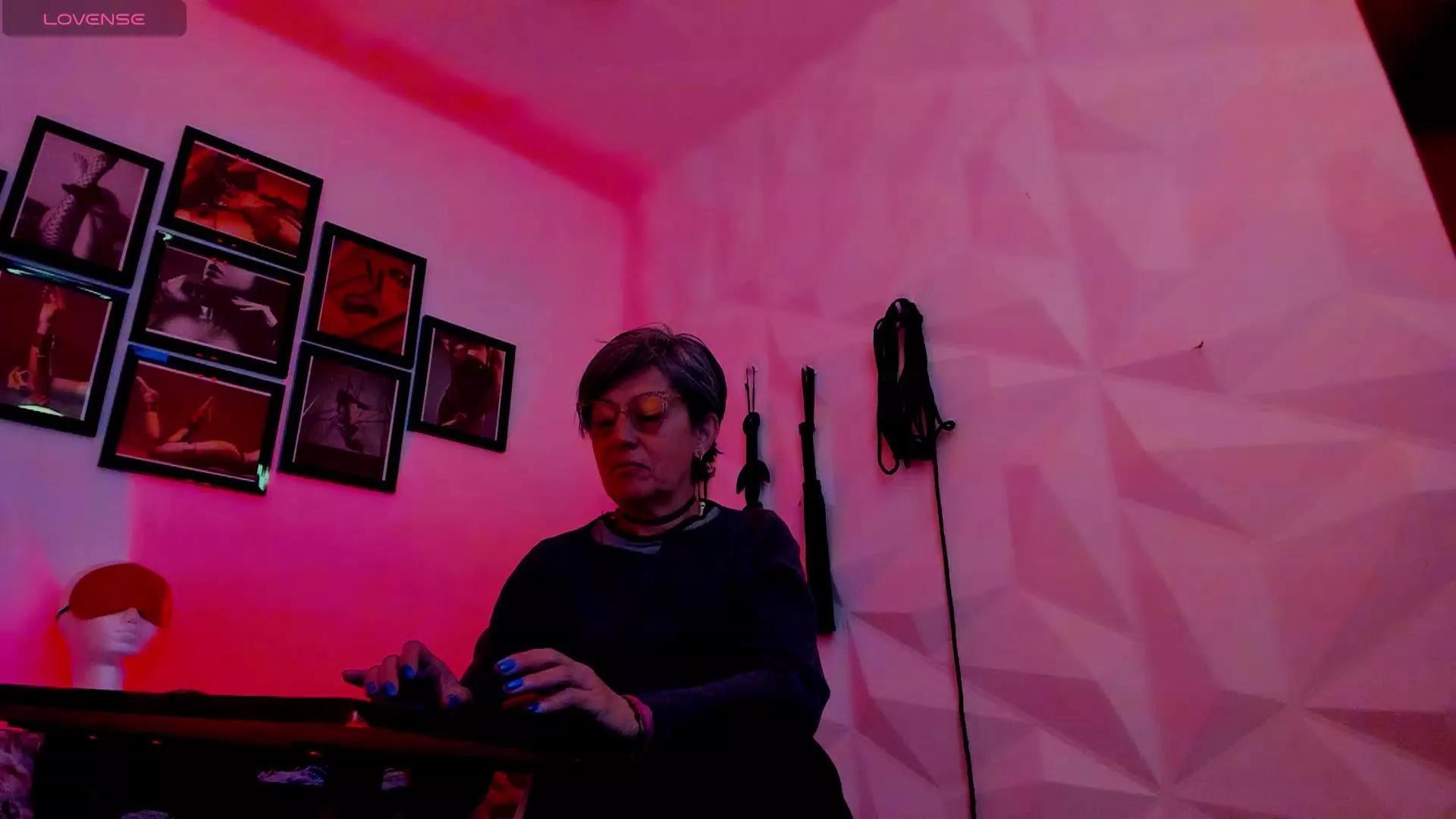 Freechat MistressNyx_cg on Cam4