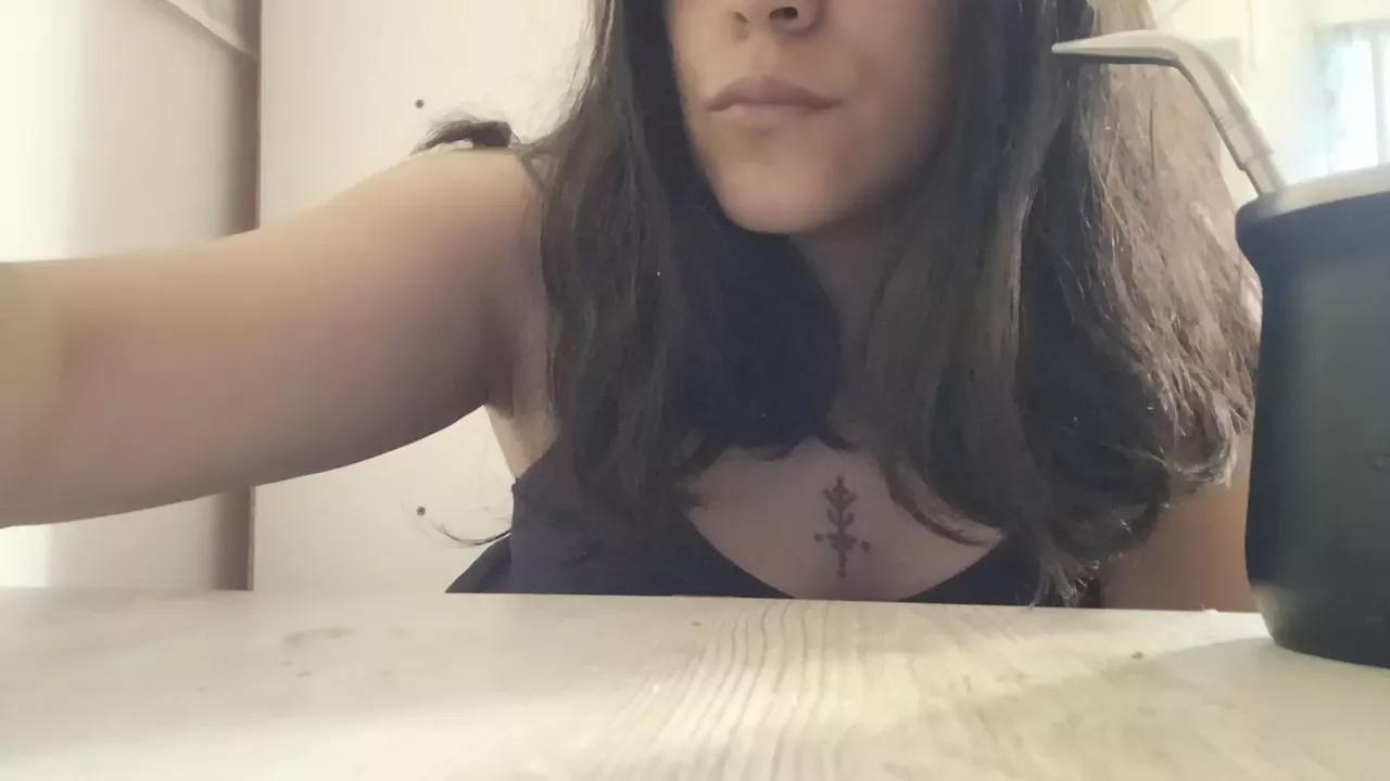 MIUHOT26 on Cam4 