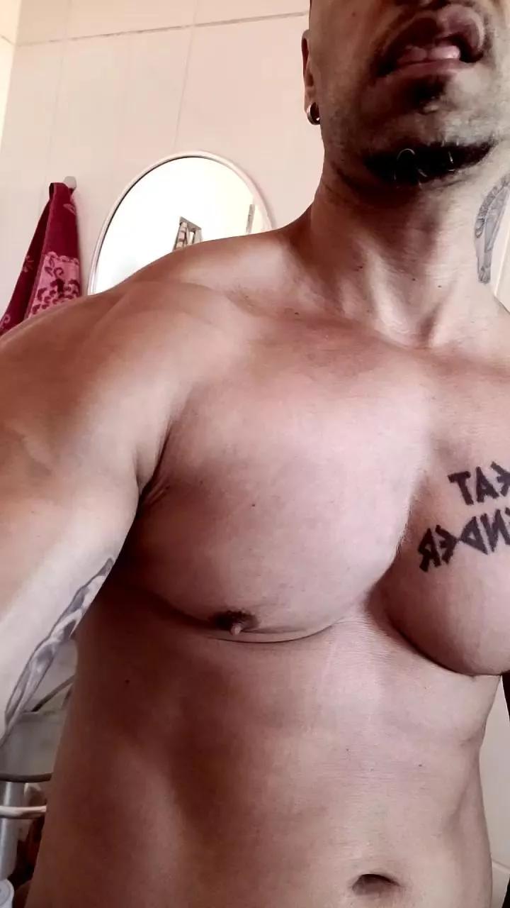 mnBrown on Cam4 