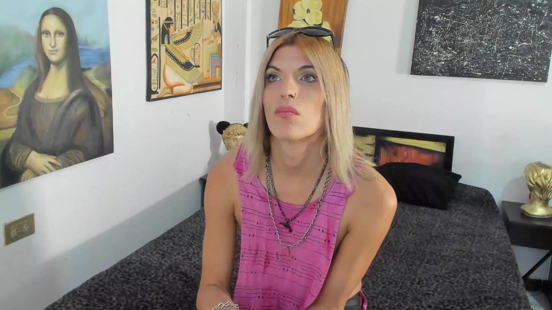 model223 on Cam4 