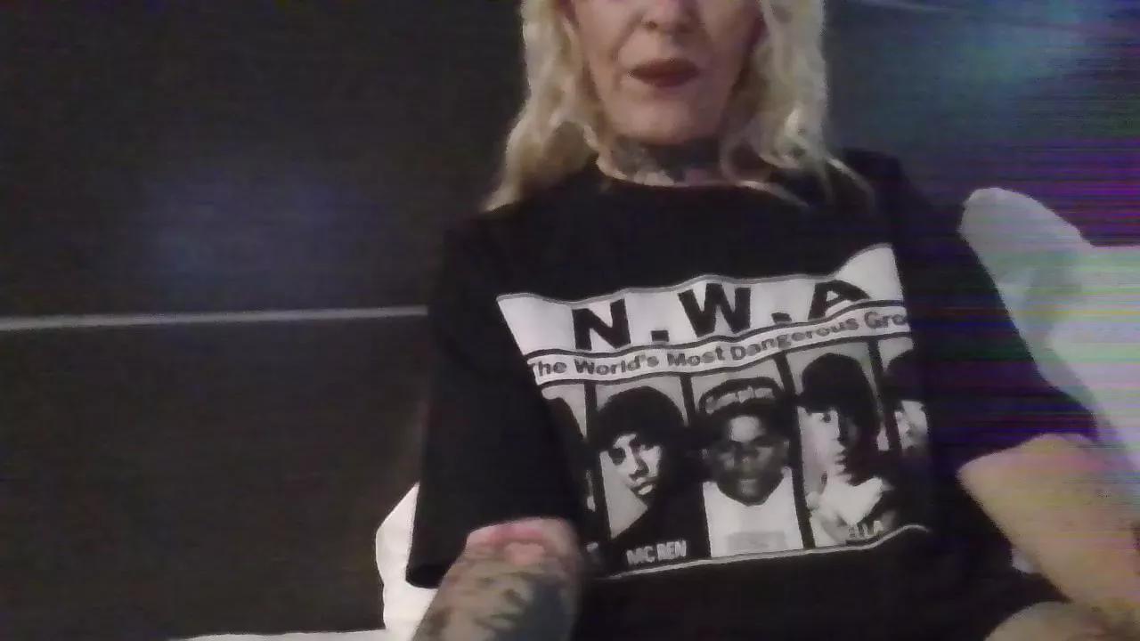 mollymoonsex on Cam4 