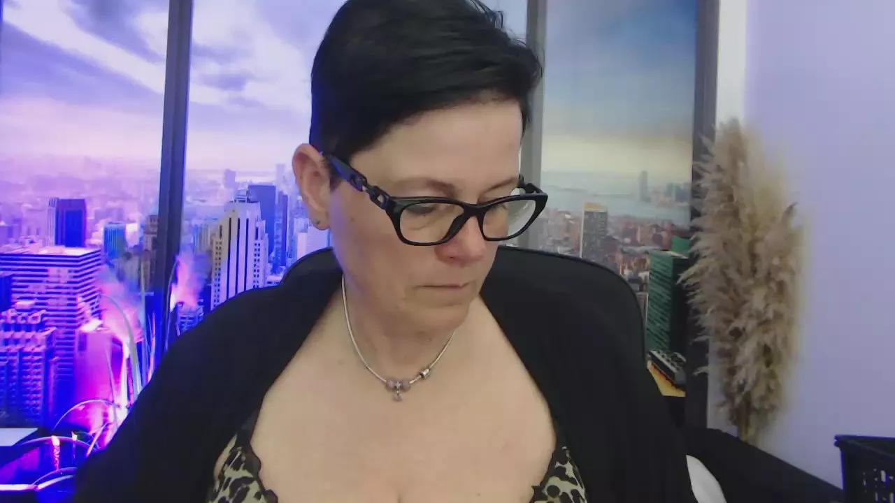 MollySun2 on Cam4 