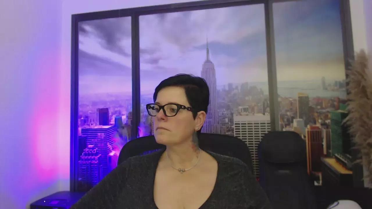 MollySun2 on Cam4 