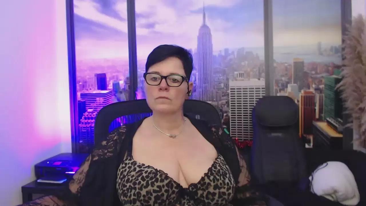 MollySun2 on Cam4 