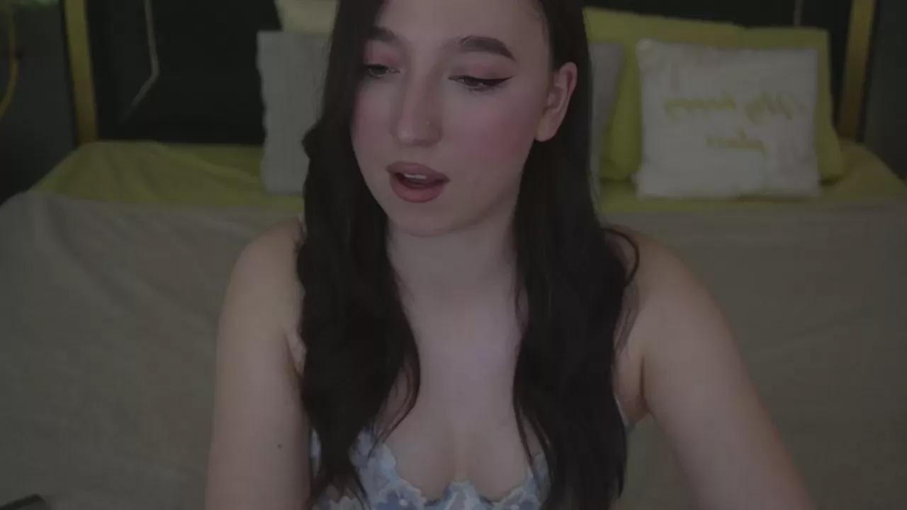 MonAmourrrR on Cam4 