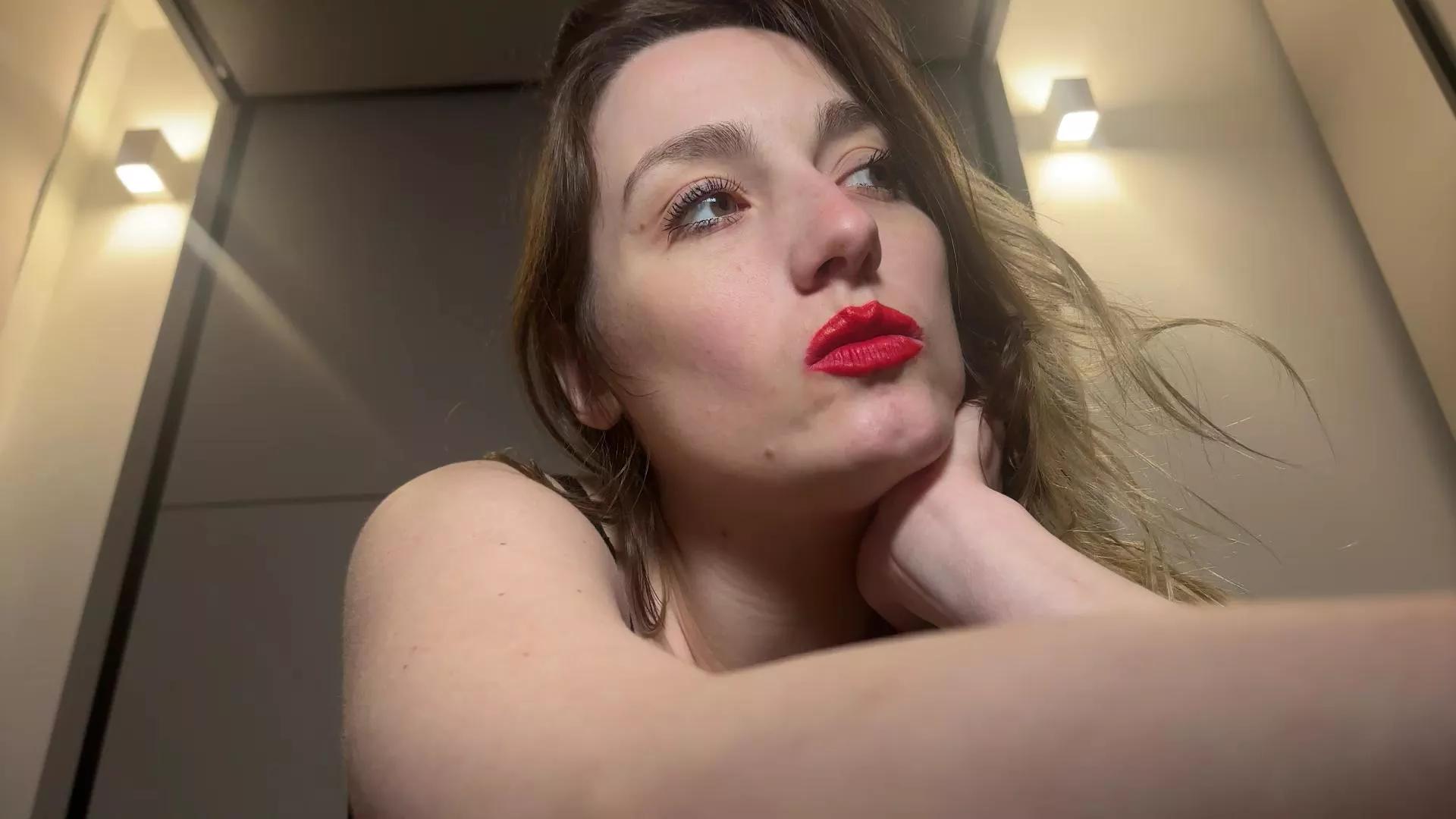 Monicrem on Cam4 