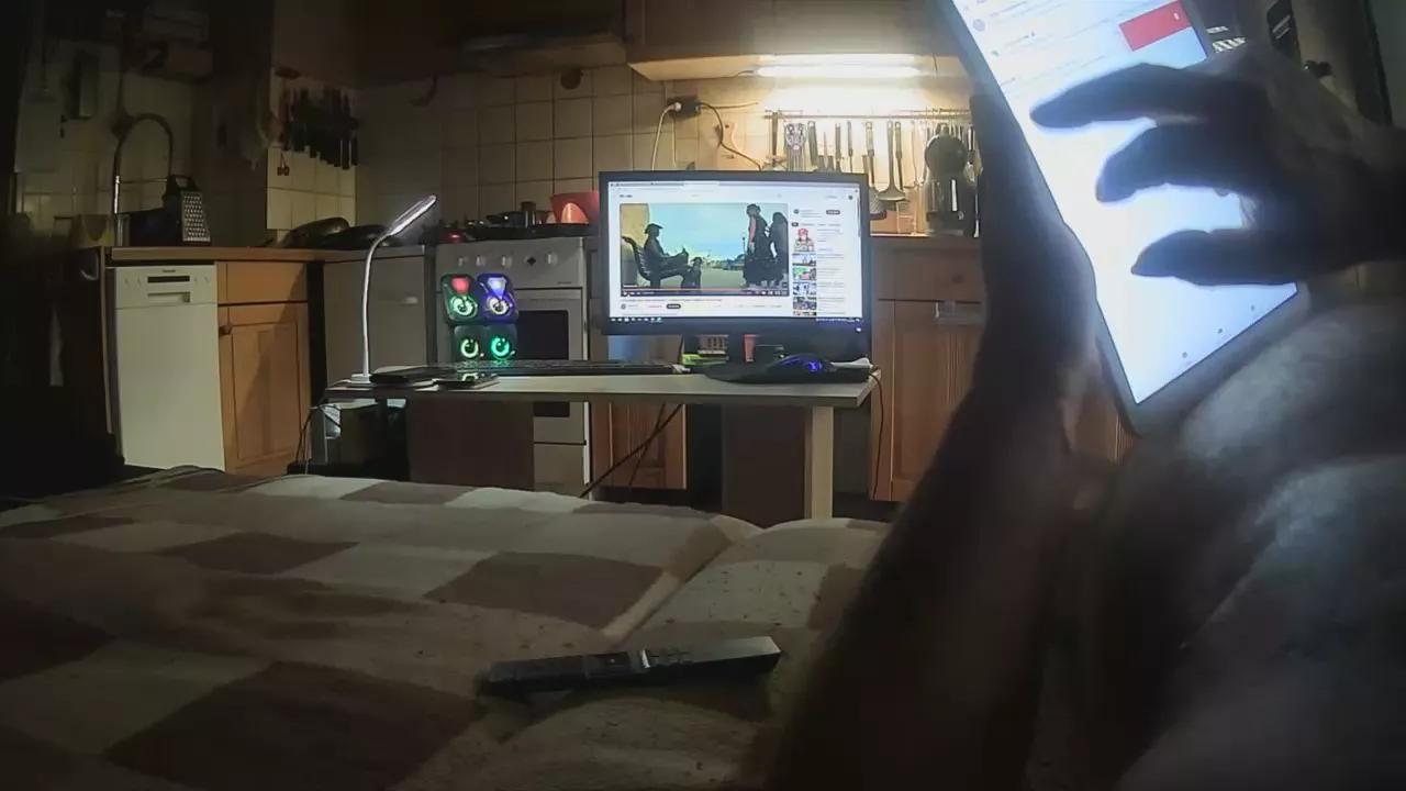 moses01 on Cam4 