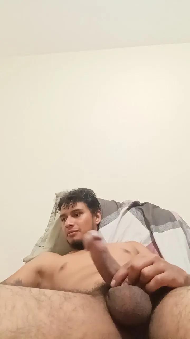 Try sweet camwhore MrbrowmOriginal mrbrowmOriginal from Cam4