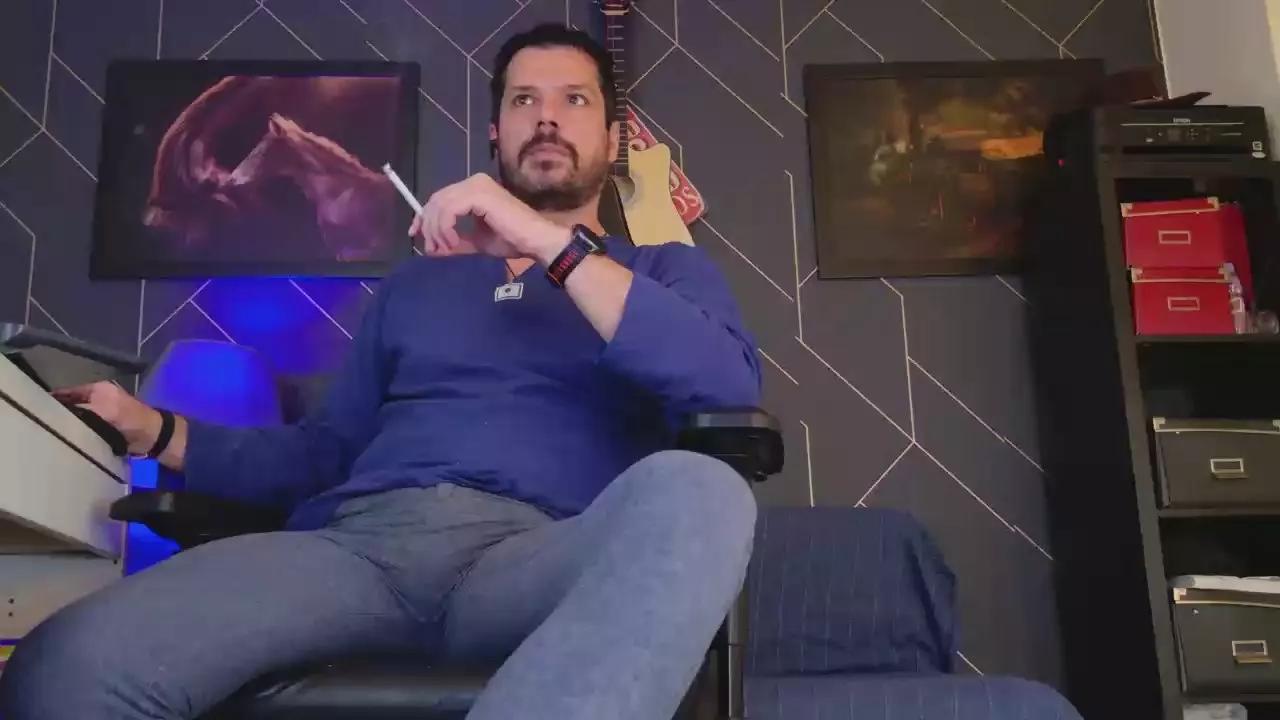 Offline MrSunday on Cam4