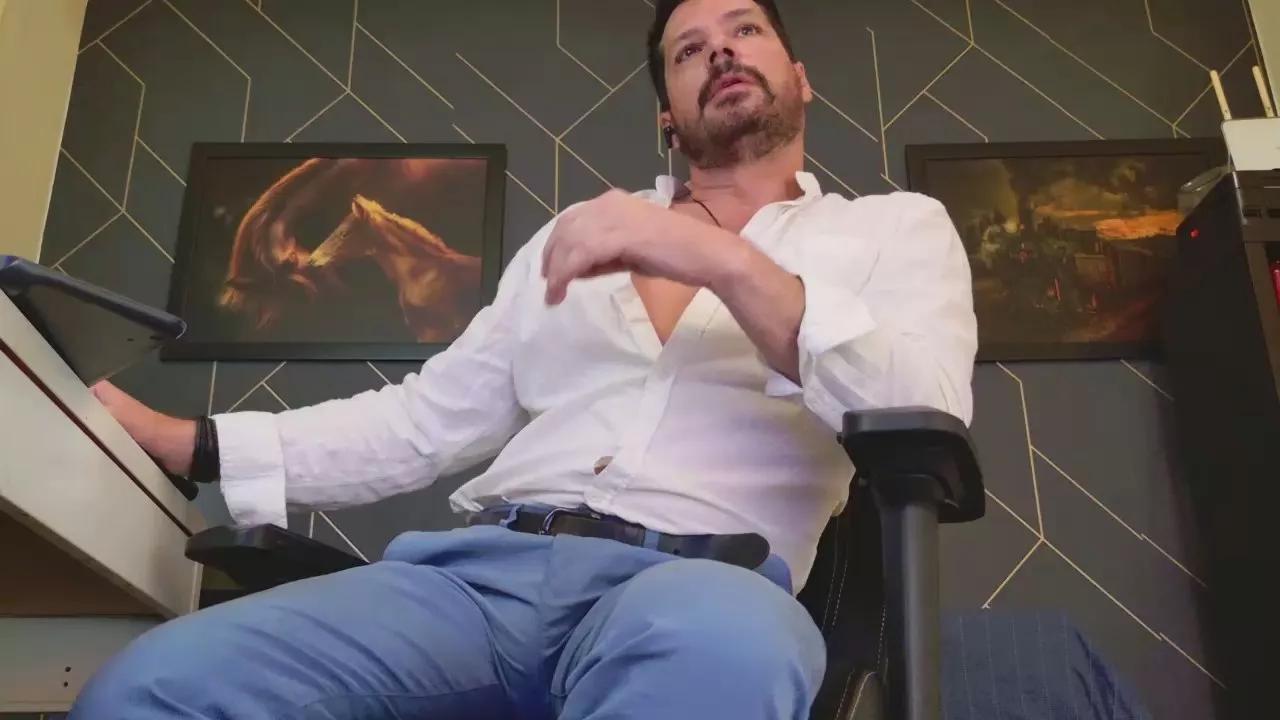 Offline MrSunday on Cam4