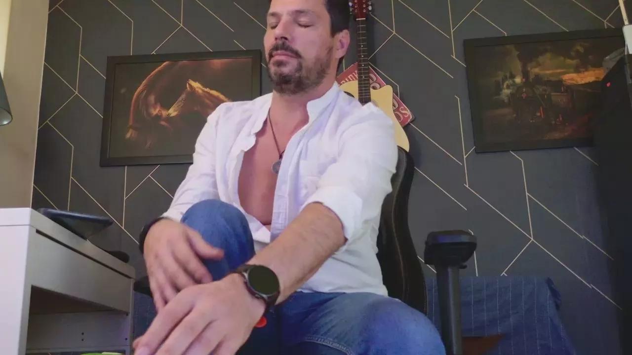 Offline MrSunday on Cam4