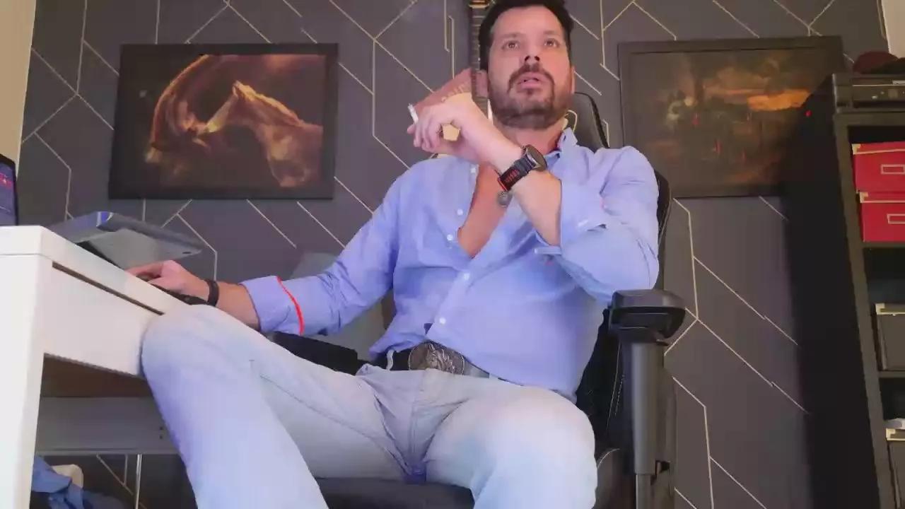 Offline MrSunday on Cam4