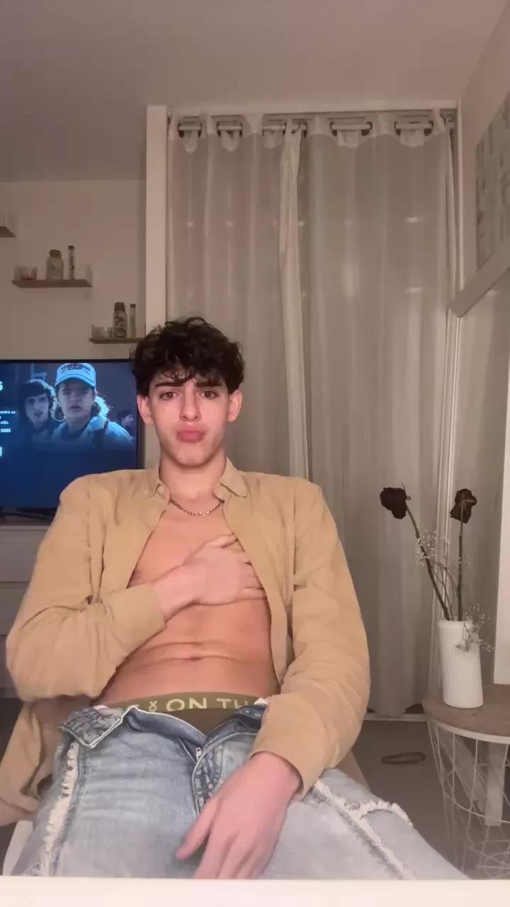MssNoah on Cam4 