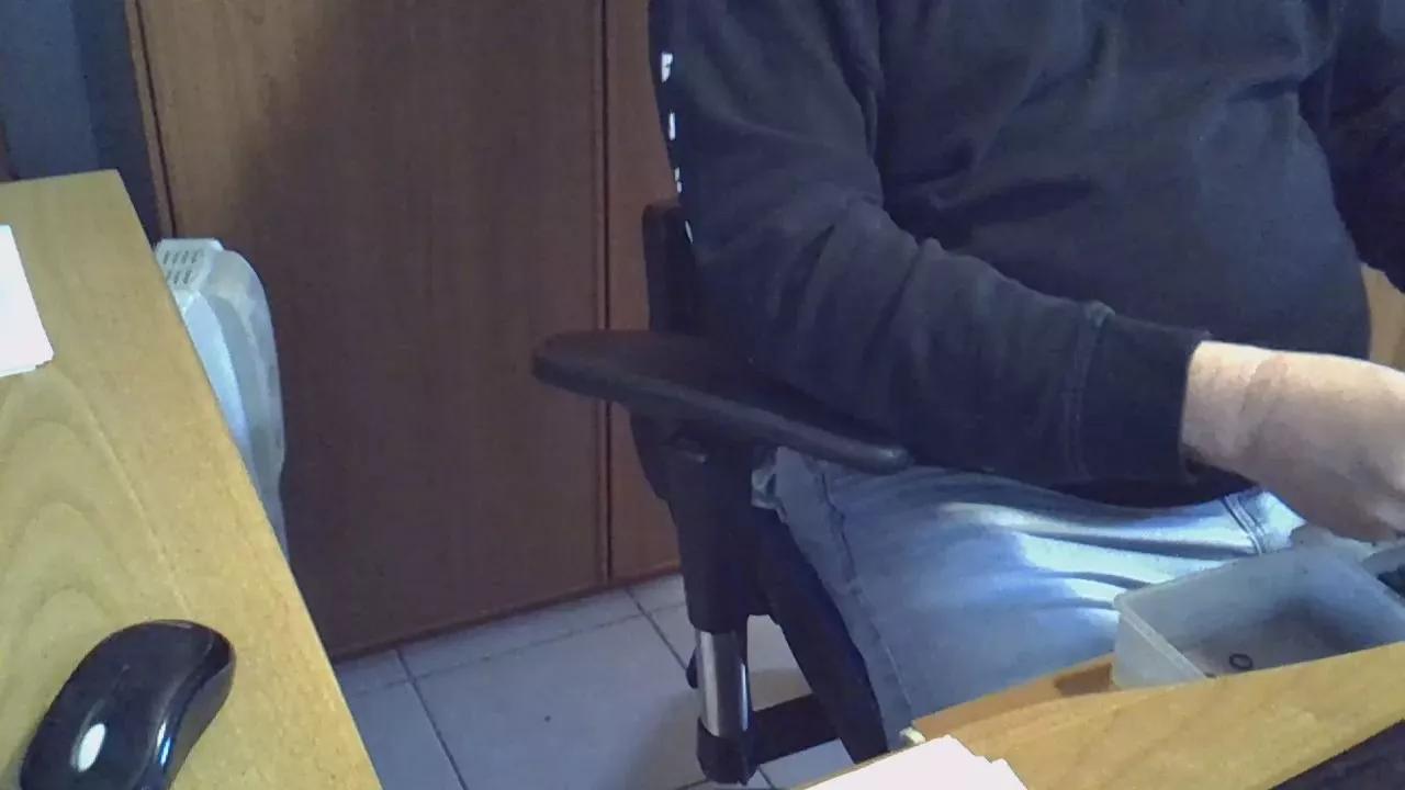 mtb03 on Cam4 