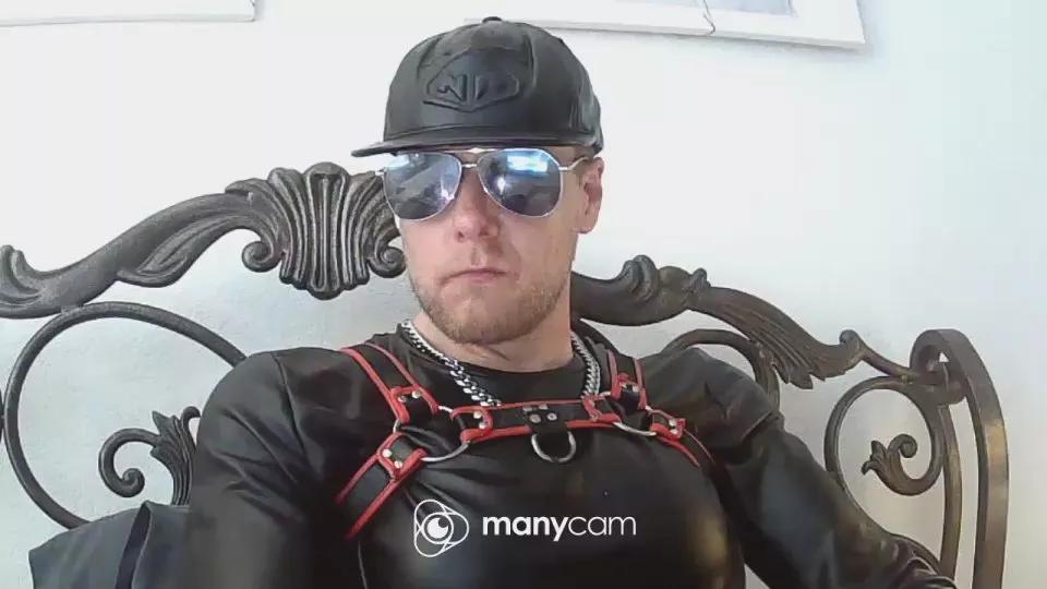 musclepig666 on Cam4 