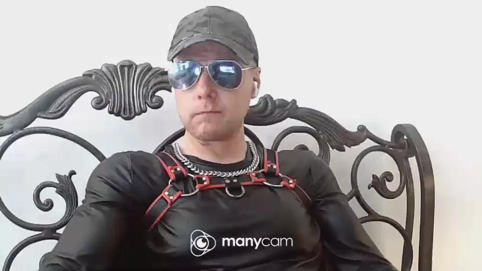 musclepig666 on Cam4 