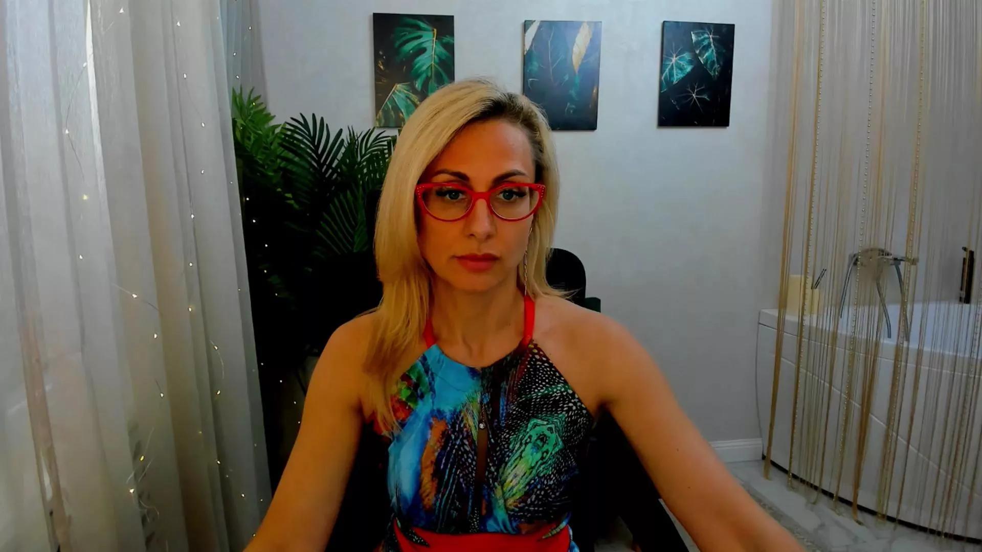 MuseOfStage on Cam4 