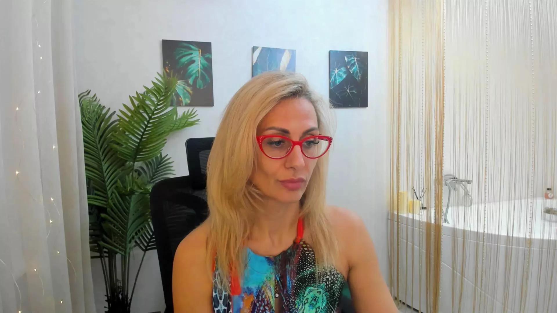 MuseOfStage on Cam4 