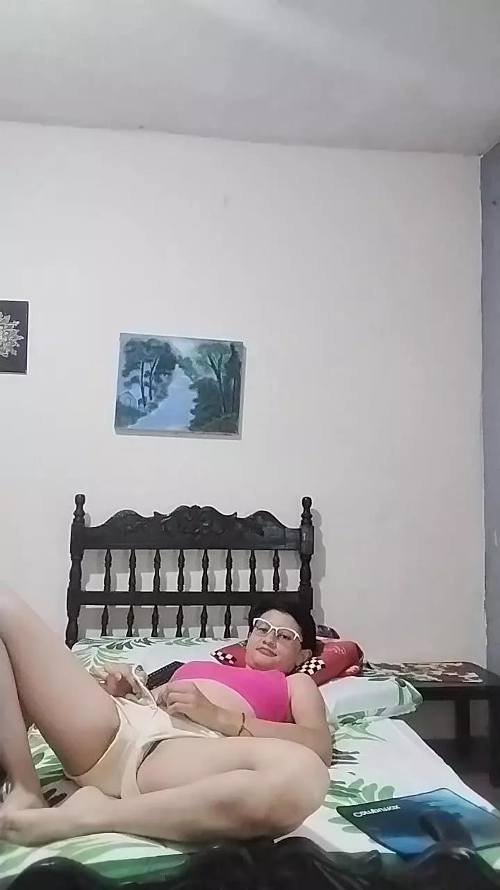 Nadesdha on Cam4 
