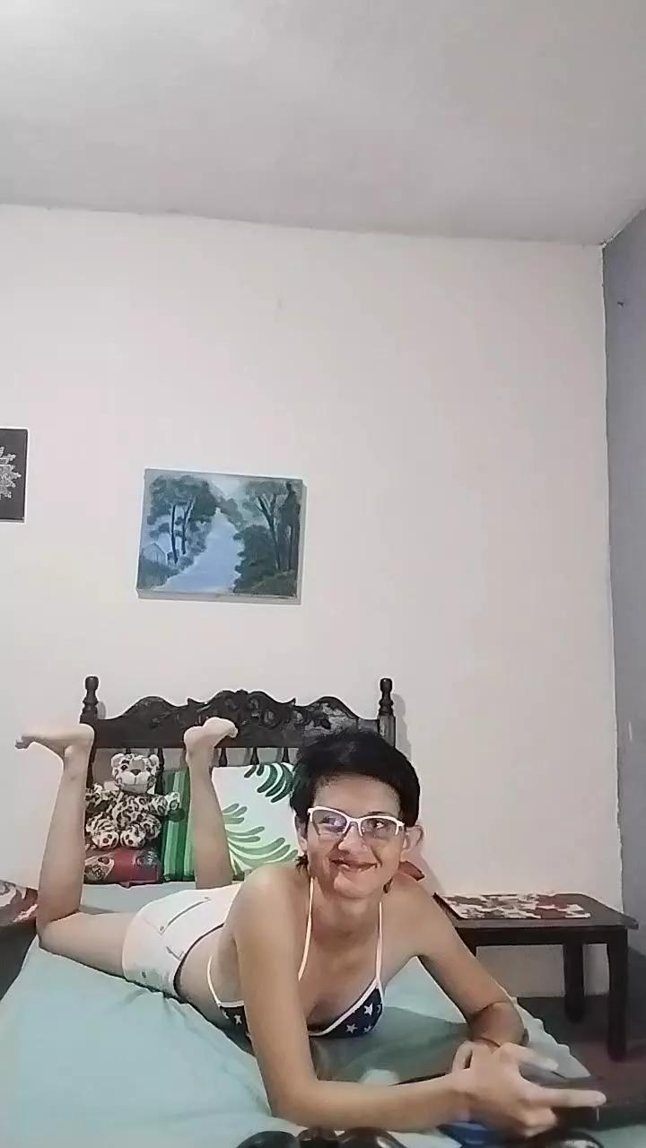 Nadesdha on Cam4 
