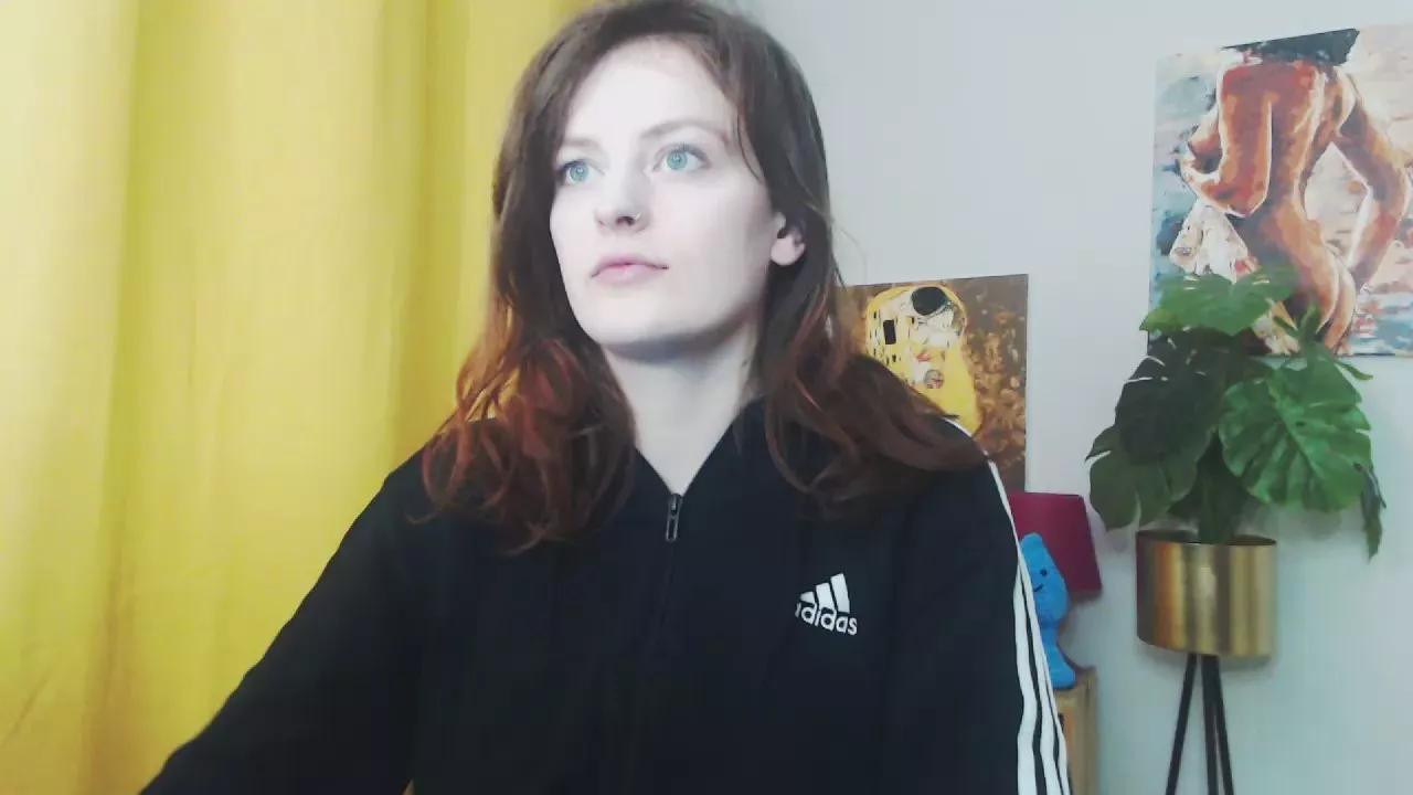 nadine_lust on Cam4 