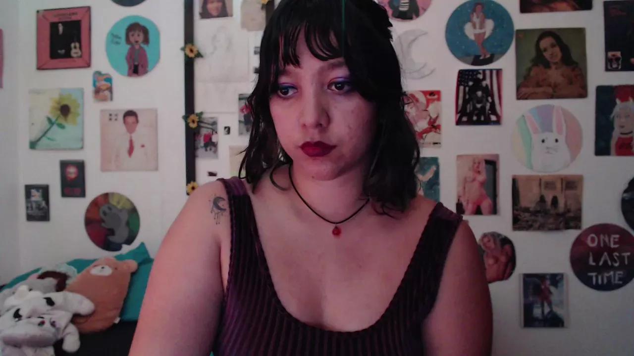 Offline nanabela28 on Cam4