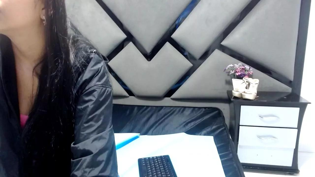 Naomi_931 on Cam4 