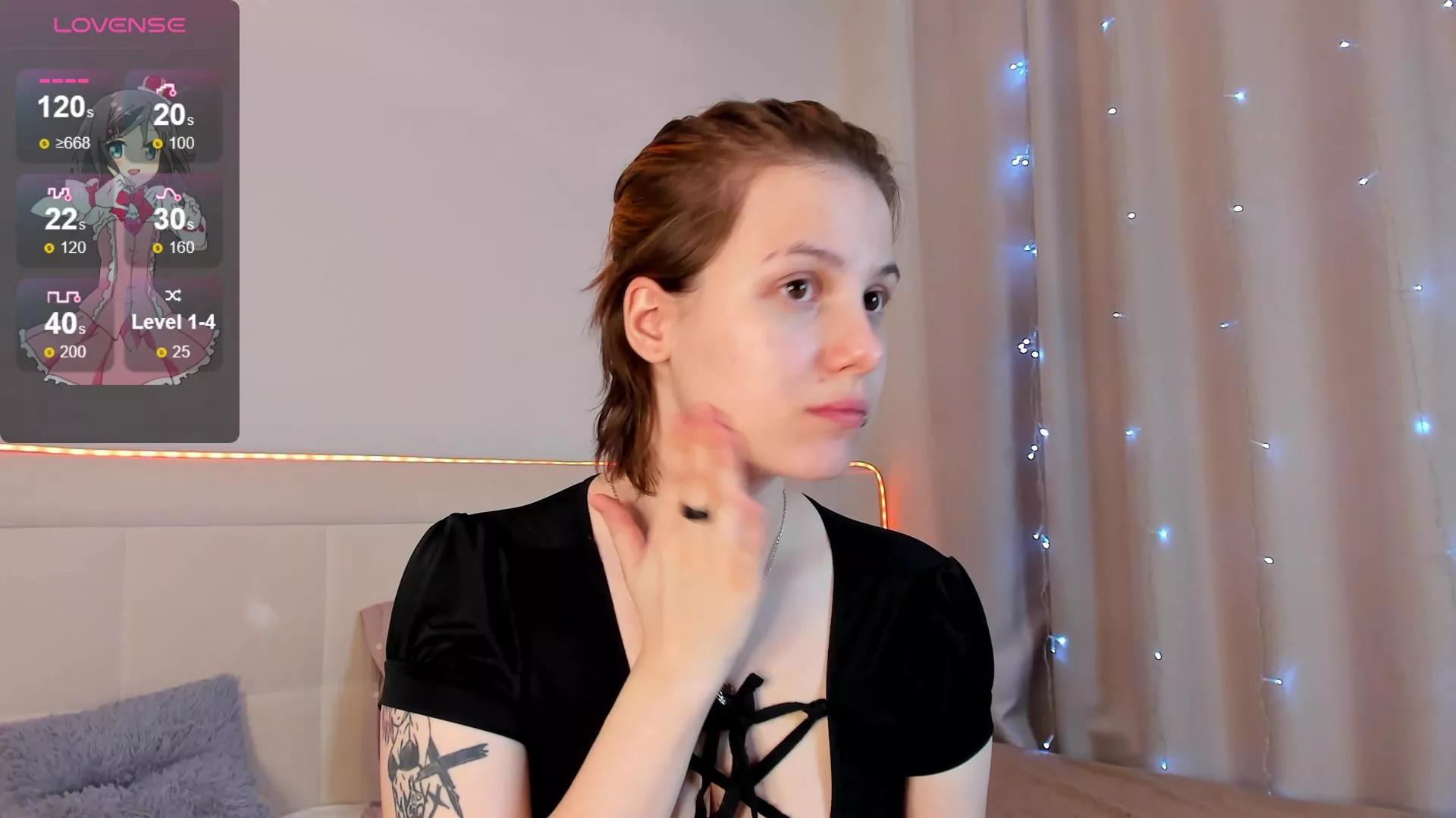 Naughty_alise on Cam4 