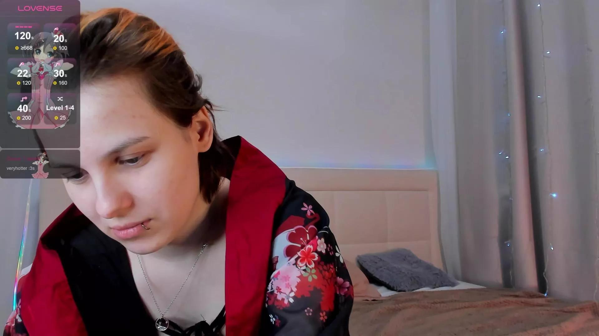 Naughty_alise on Cam4 